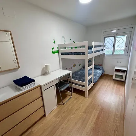 Moderno En 1a Linia De Mar En Salou. Lägenhet Salou