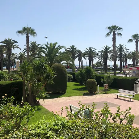 Moderno En 1a Linia De Mar En Salou.