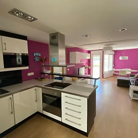 Moderno En 1a Linia De Mar En Salou. Салоу